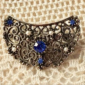 Vintage Lacework Brooch Pin